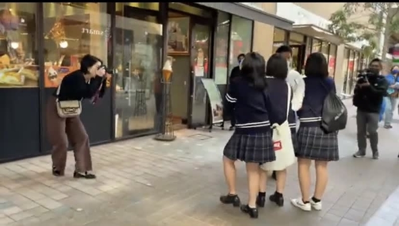 【動画】総理になれない男・小川淳也&岡田克也、歩行遊説香川１区高松市ではかなりの人気、女子校生トリオはTIKTOK用ツーショット撮影会も成功　20211020 - 【ニュースサイト】宮崎信行の国会傍聴記