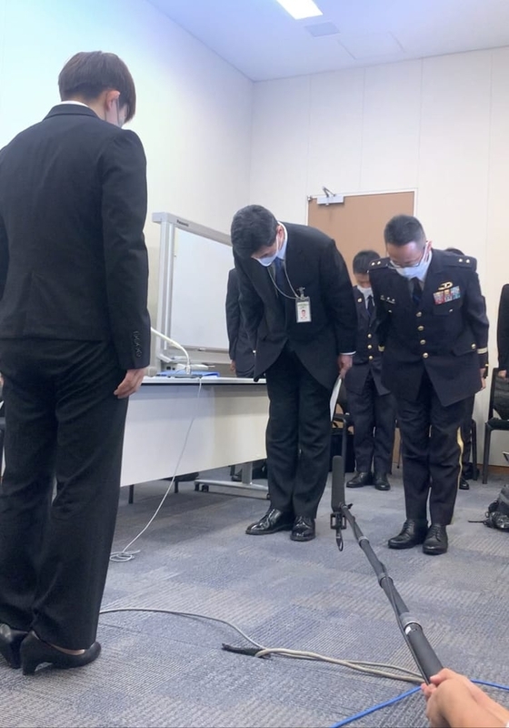 野党の追及で、陸上自衛隊の陸将補が、前女性自衛官に頭を下げて謝罪、「口止めの経緯」「再発防止」さらに追及、維新も顔を出す - 【ニュースサイト】宮崎信行の国会傍聴記